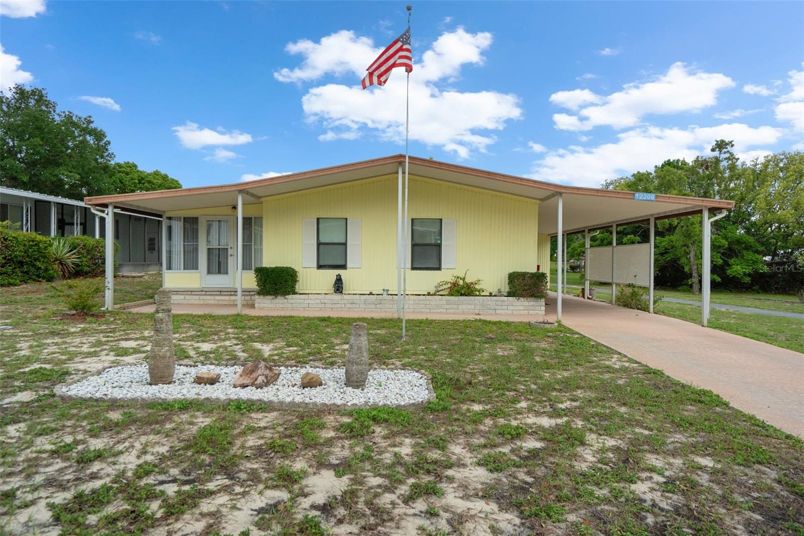 Listing photo id 0 for 12306 Club House Road