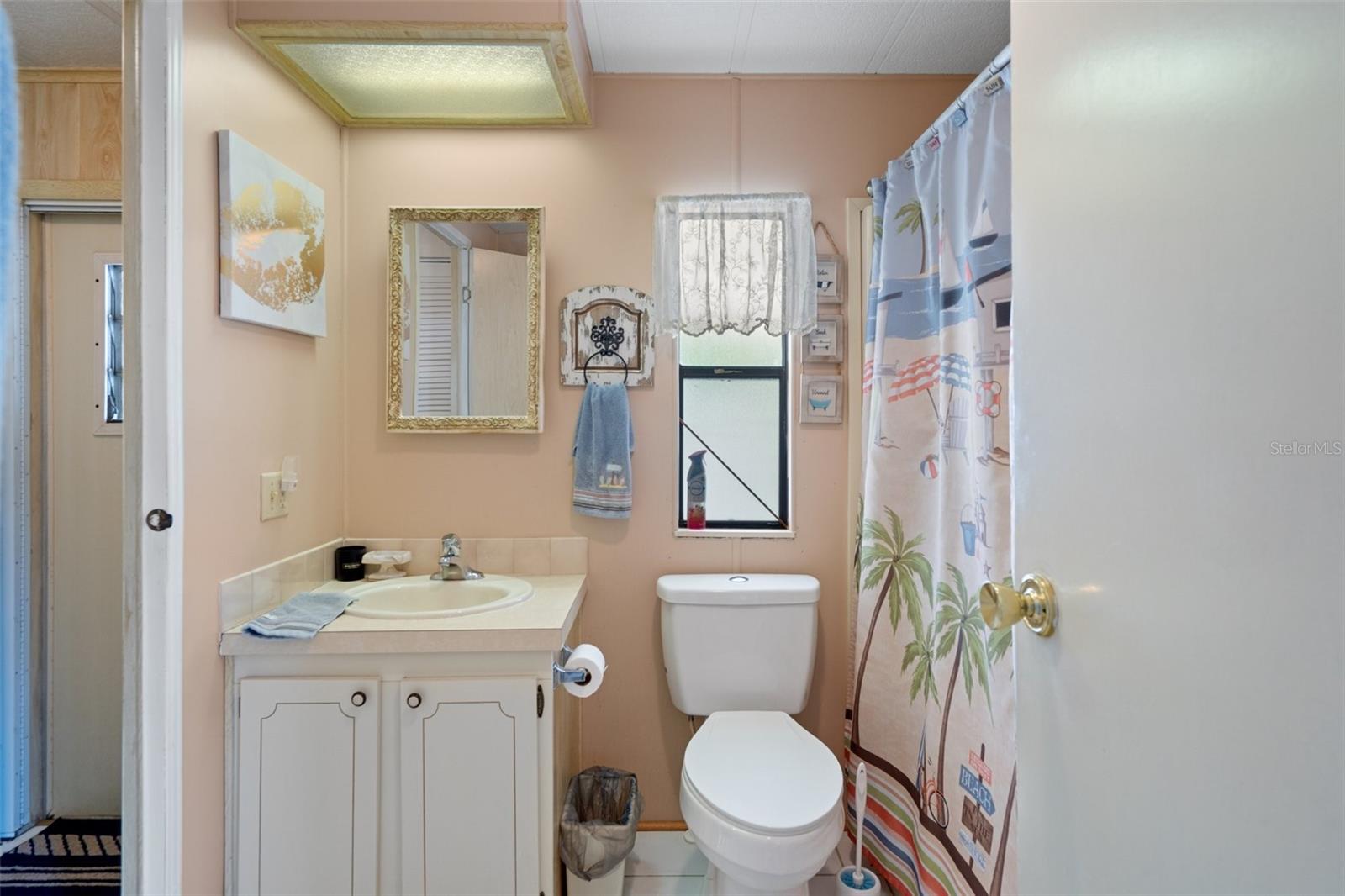 Listing photo id 18 for 12306 Club House Road