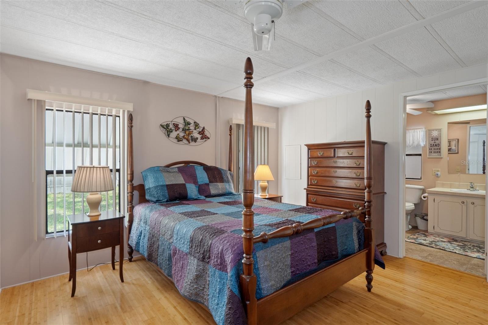 Listing photo id 23 for 12306 Club House Road