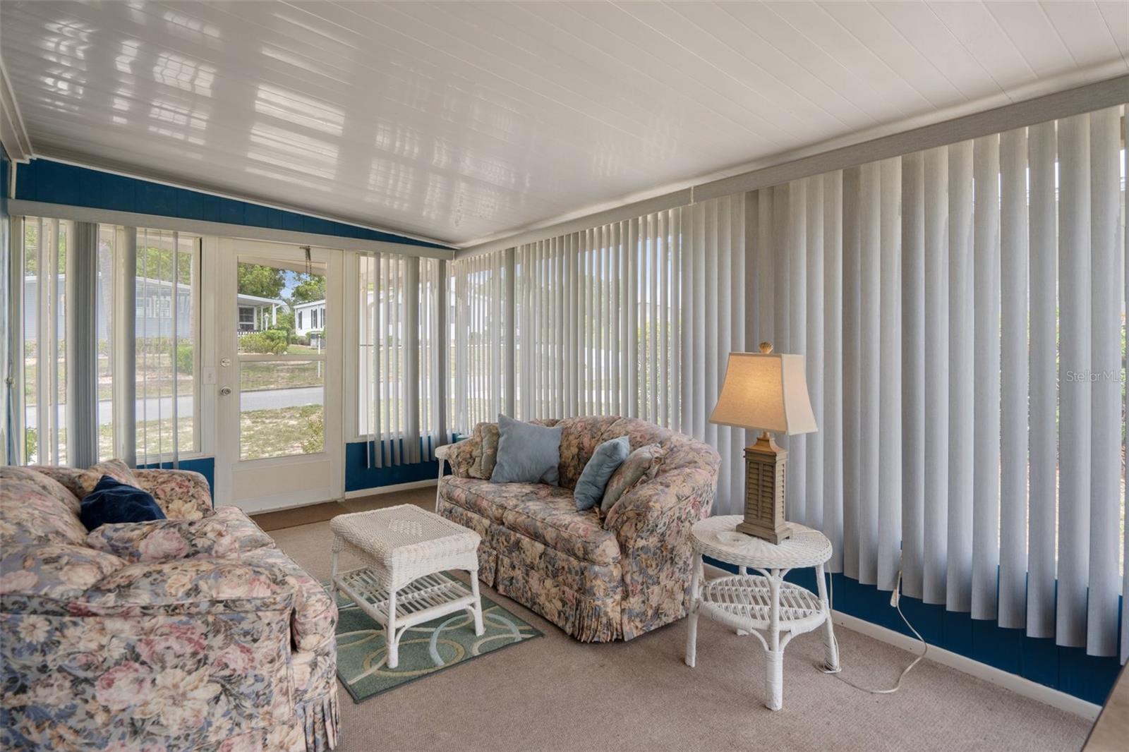 Listing photo id 27 for 12306 Club House Road