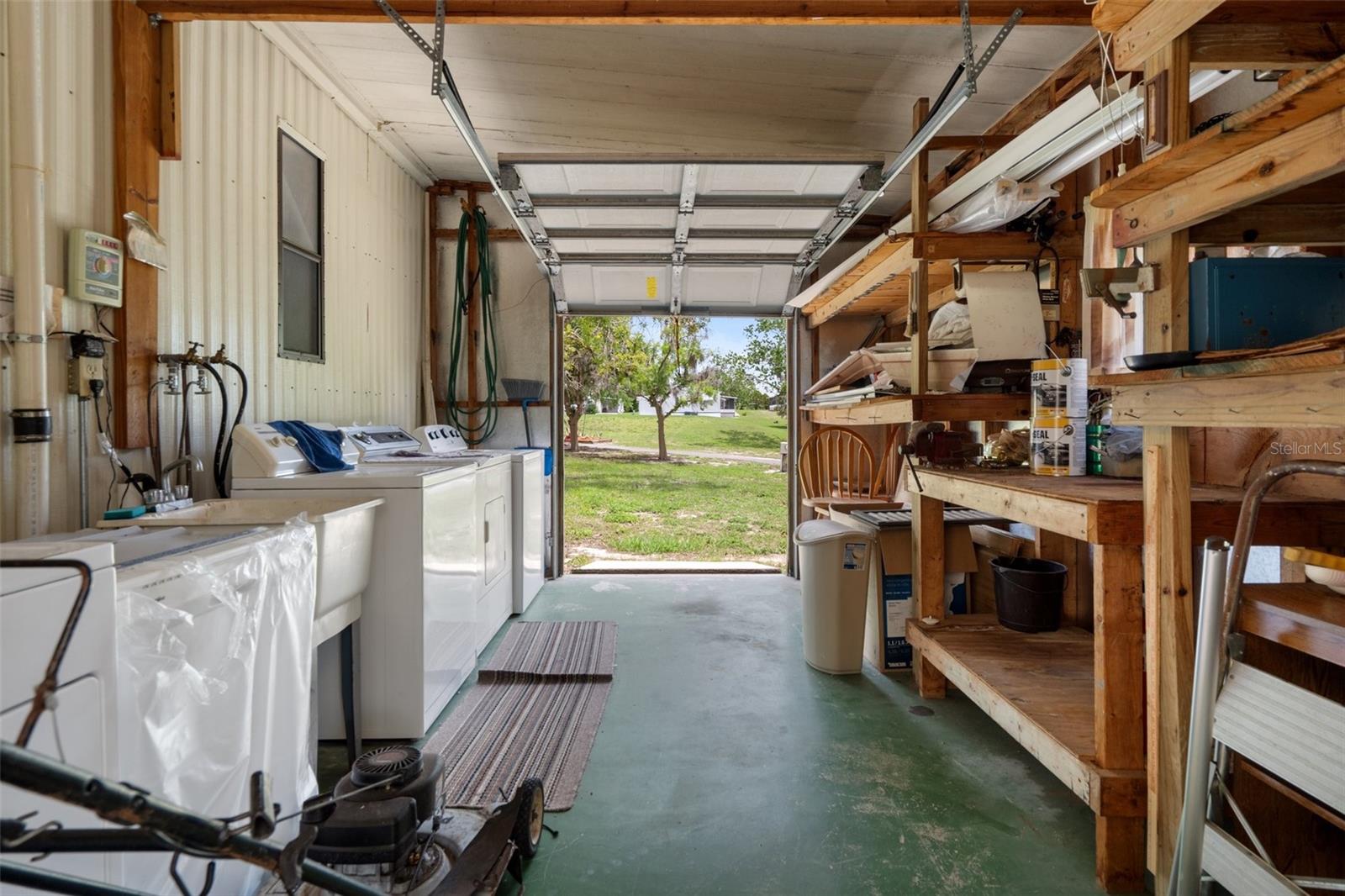 Listing photo id 29 for 12306 Club House Road