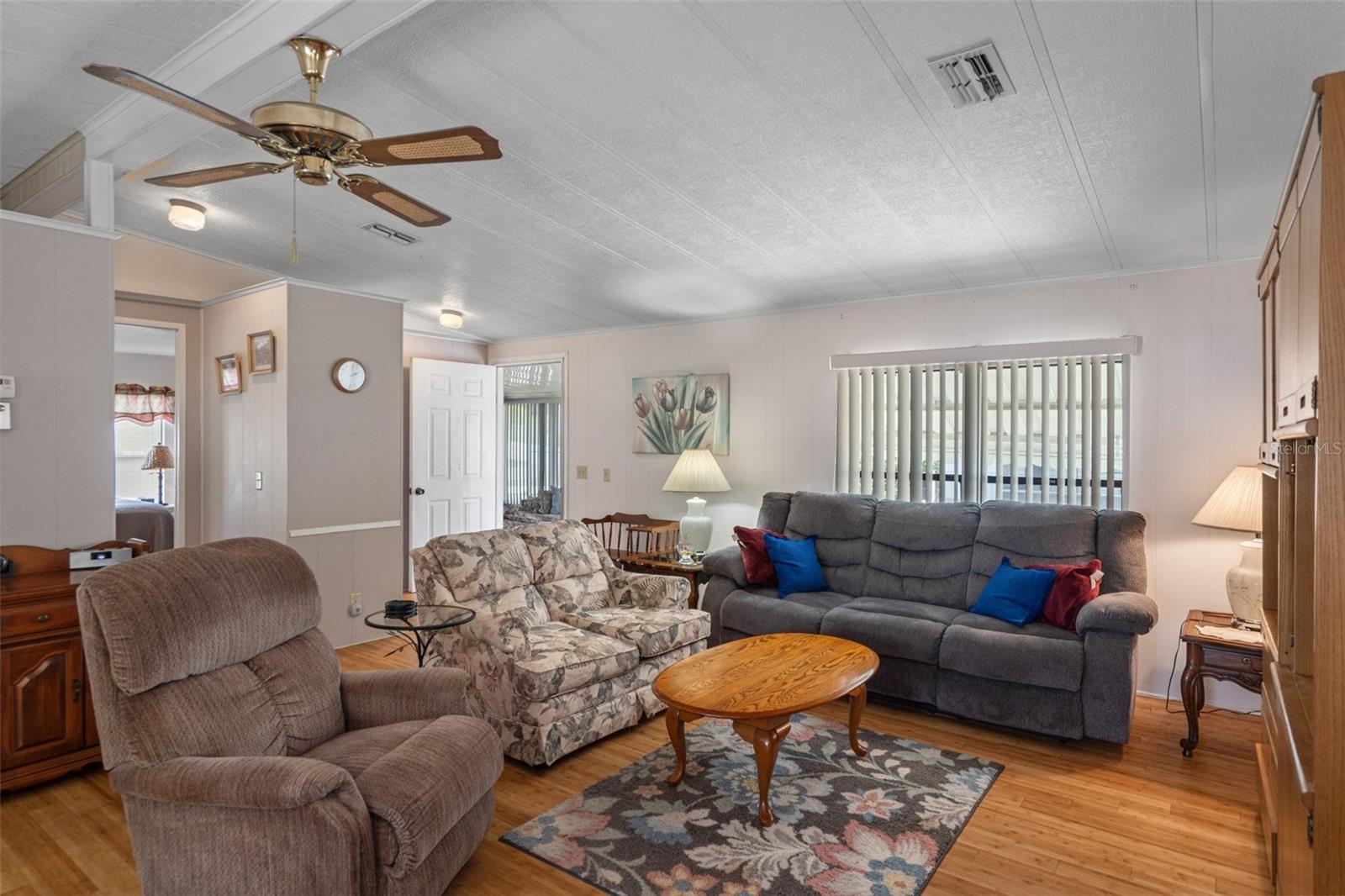 Listing photo id 5 for 12306 Club House Road