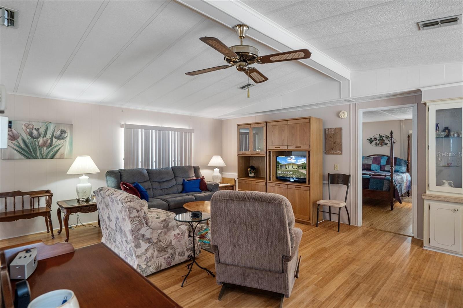 Listing photo id 6 for 12306 Club House Road