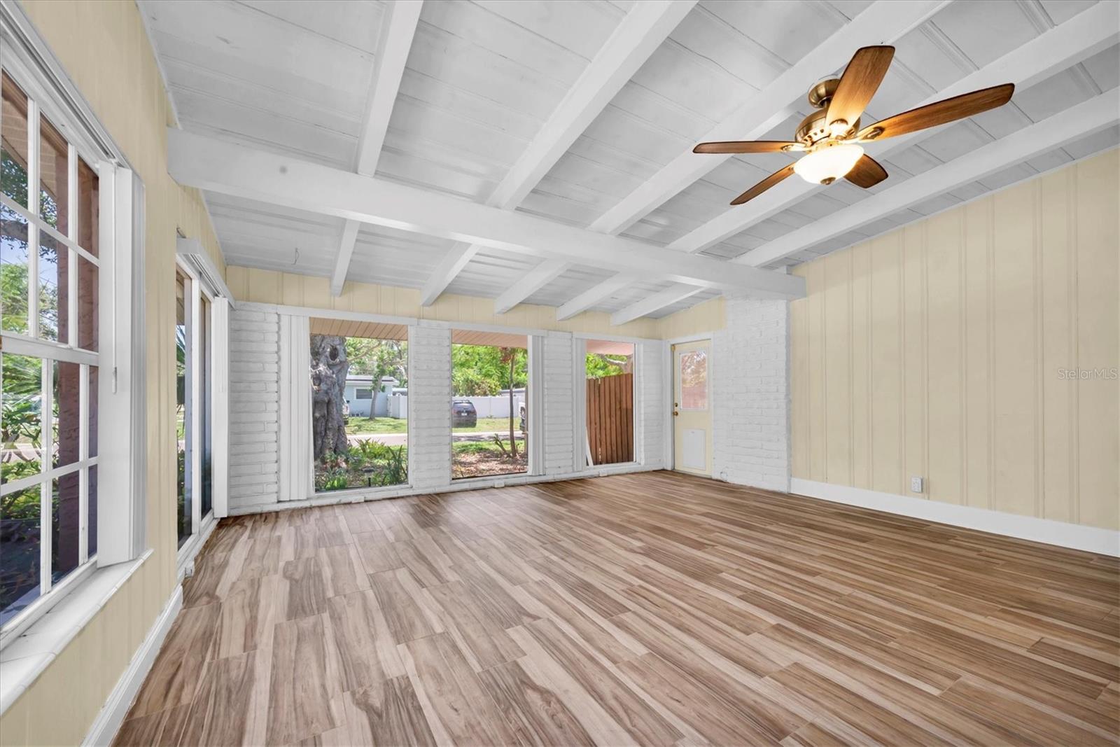 Image 5 of 45 For 7401 11th Avenue N