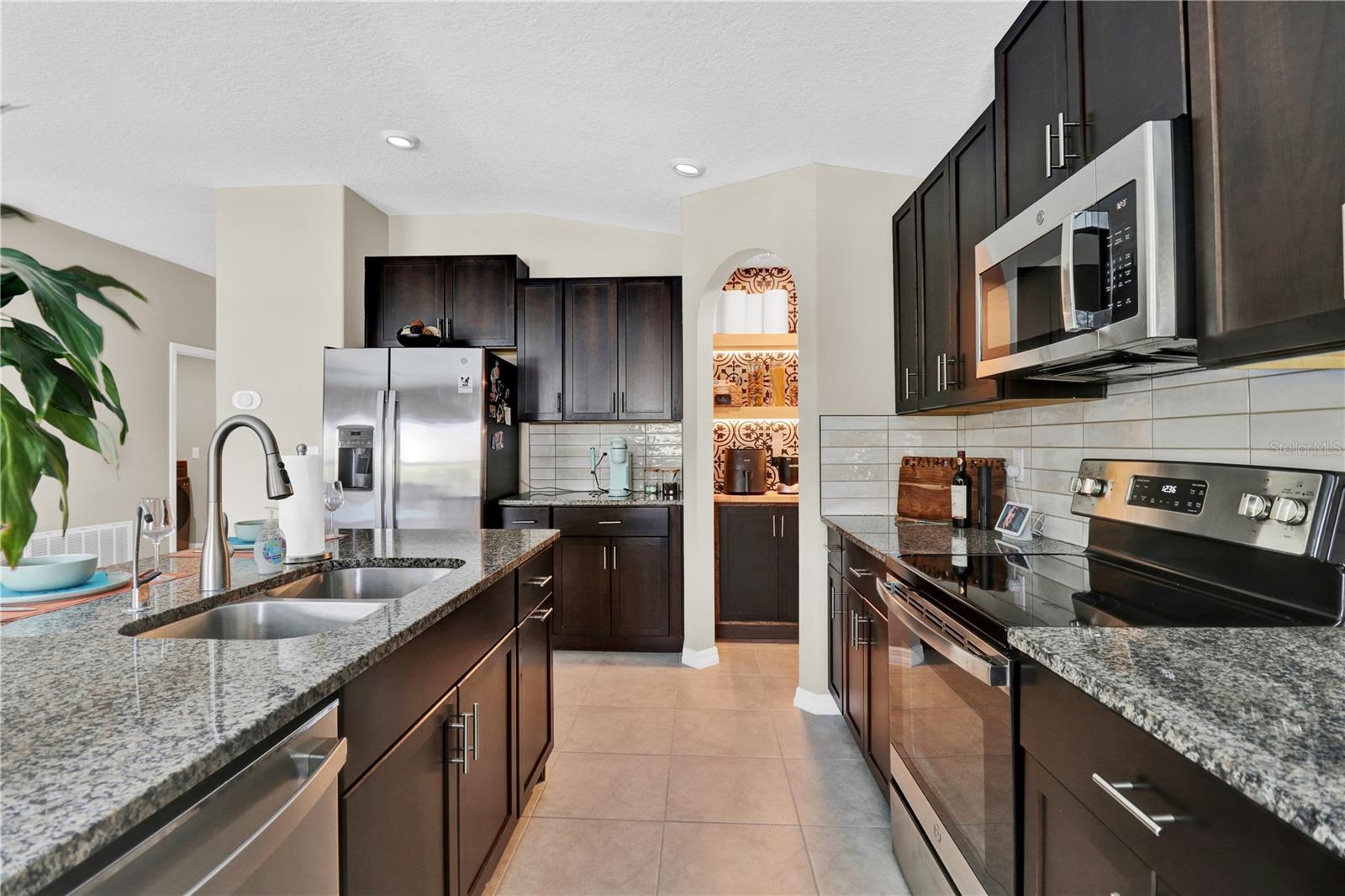 Image 20 of 50 For 7114 Fern Garden Court