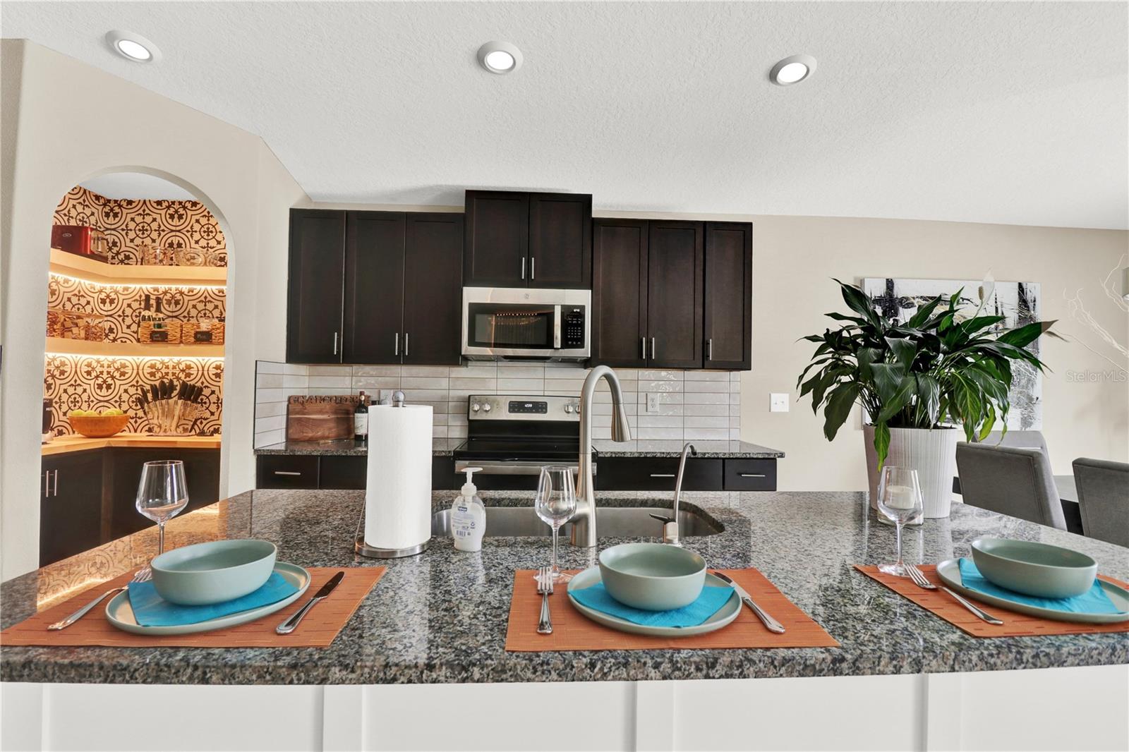 Image 21 of 50 For 7114 Fern Garden Court