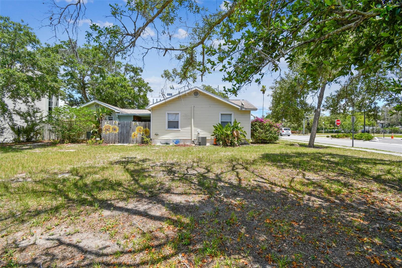 Image 10 of 71 For 556 Virginia Street