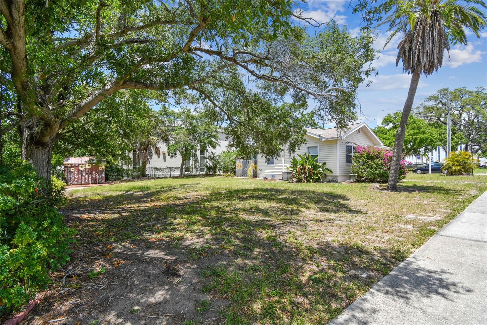 Image 9 of 71 For 556 Virginia Street