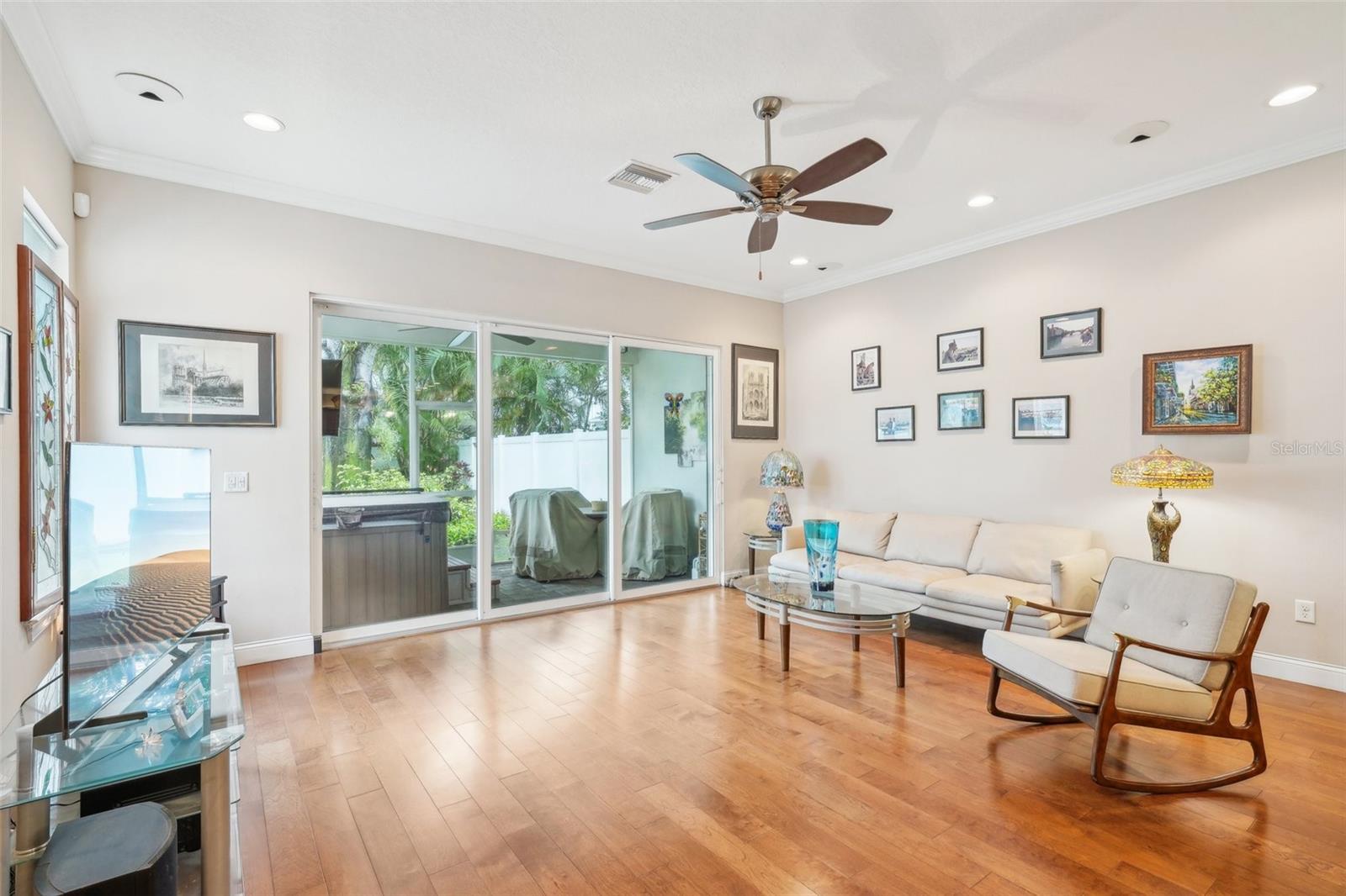 Image 10 of 74 For 308 New Jersey Avenue A