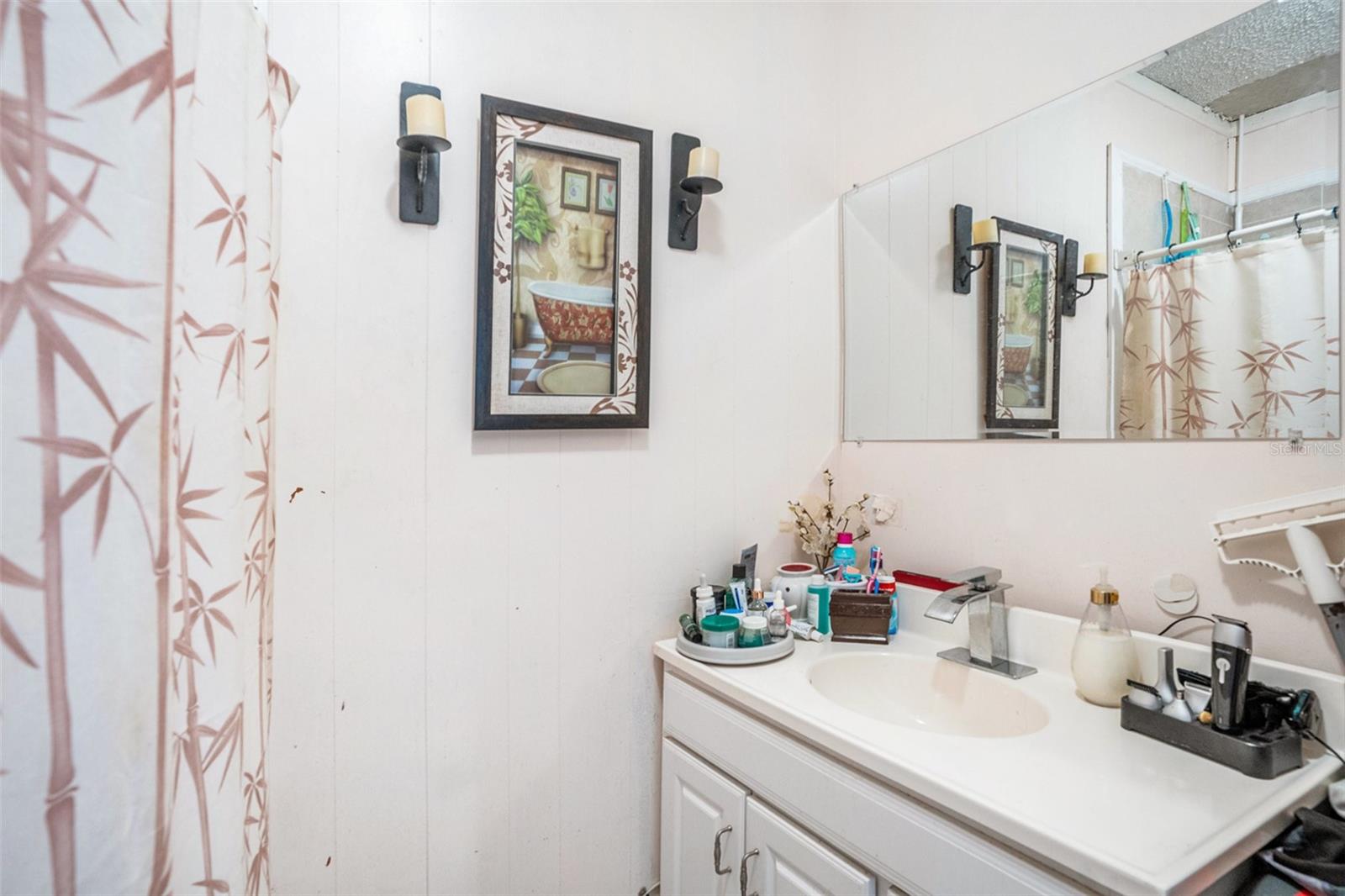 Listing photo id 17 for 1525 Comanche Avenue