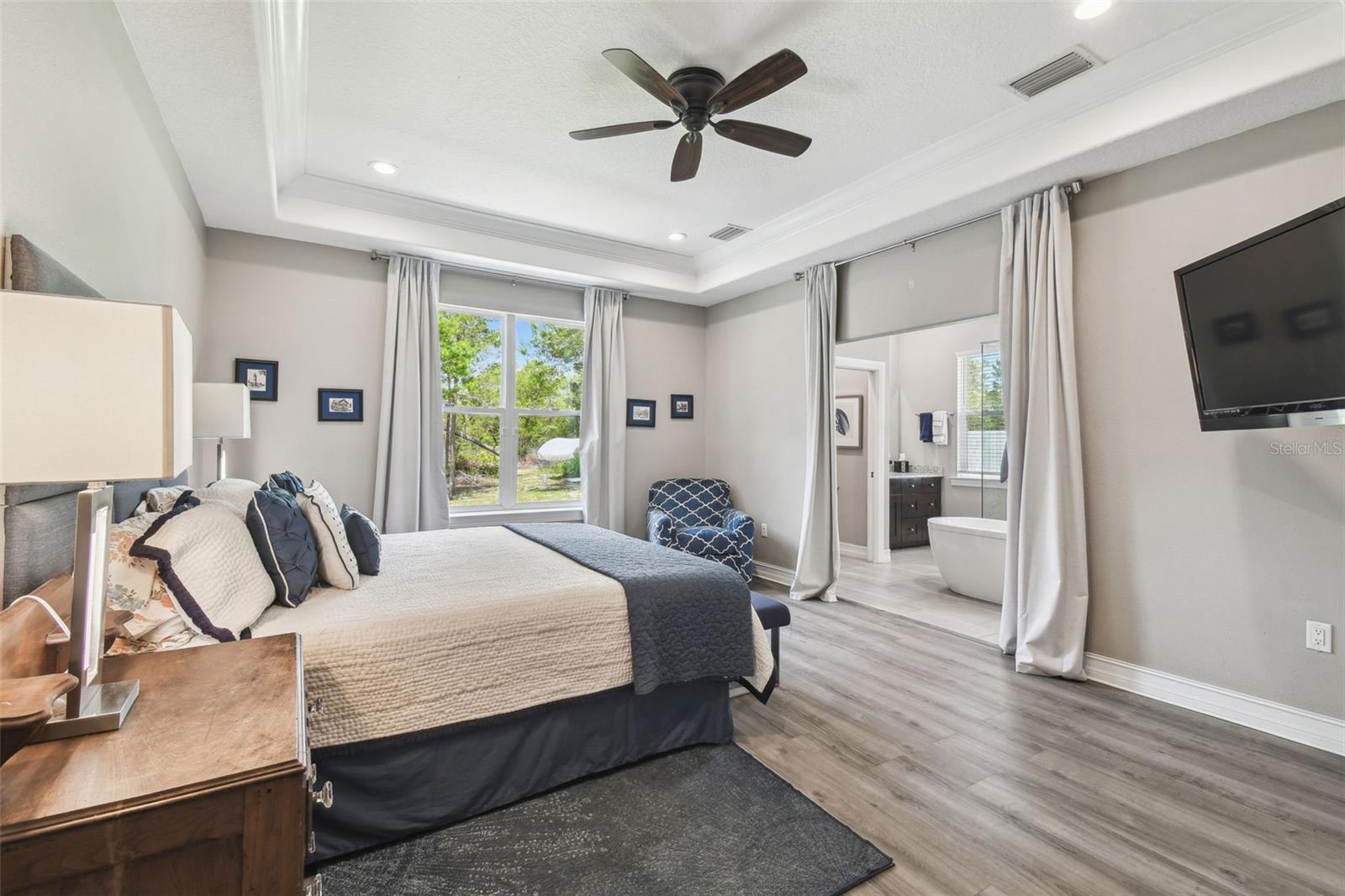 Image 19 of 56 For 9091 Mazette Road