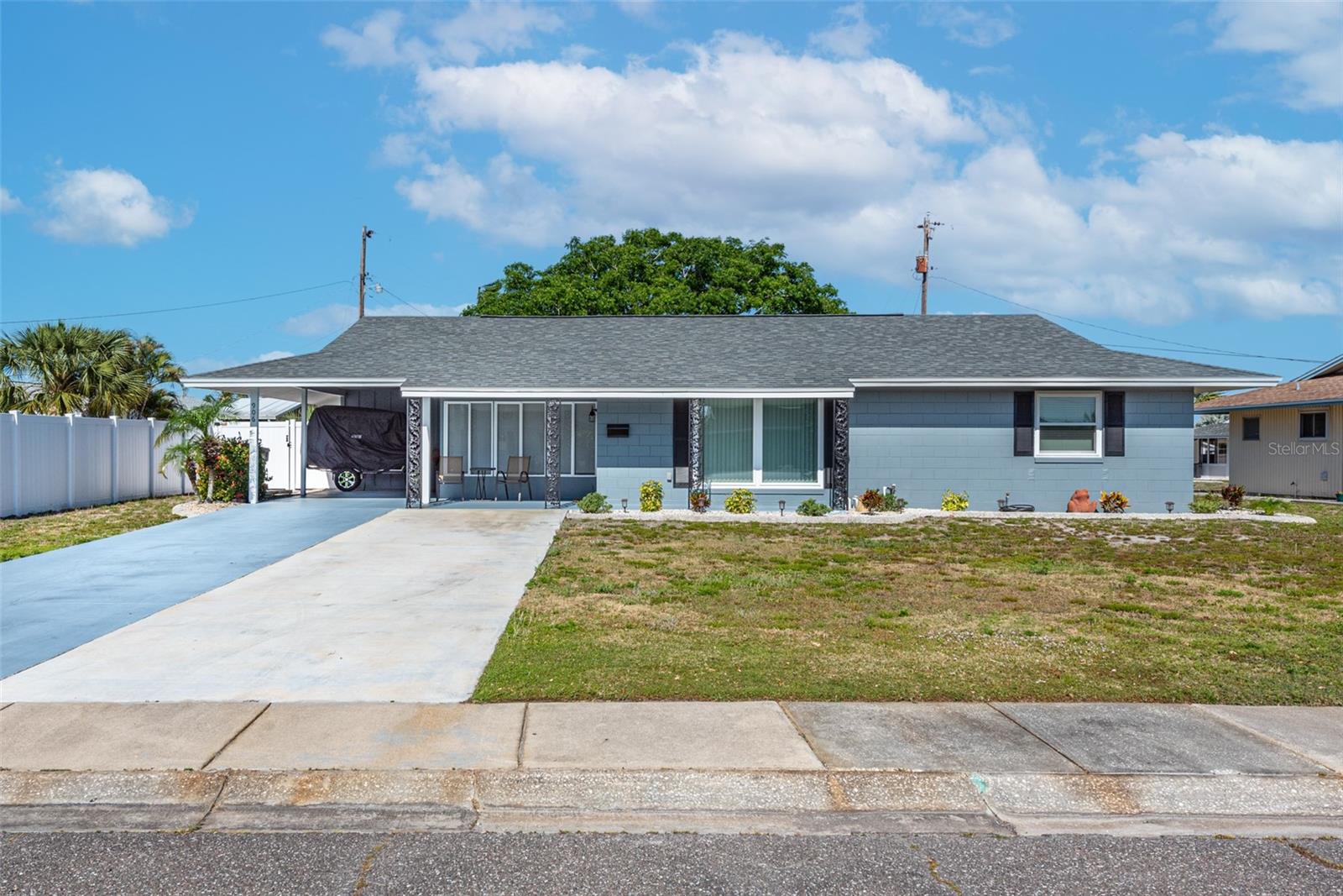 Details for 906 Hacienda Dr, SUN CITY CENTER, FL 33573