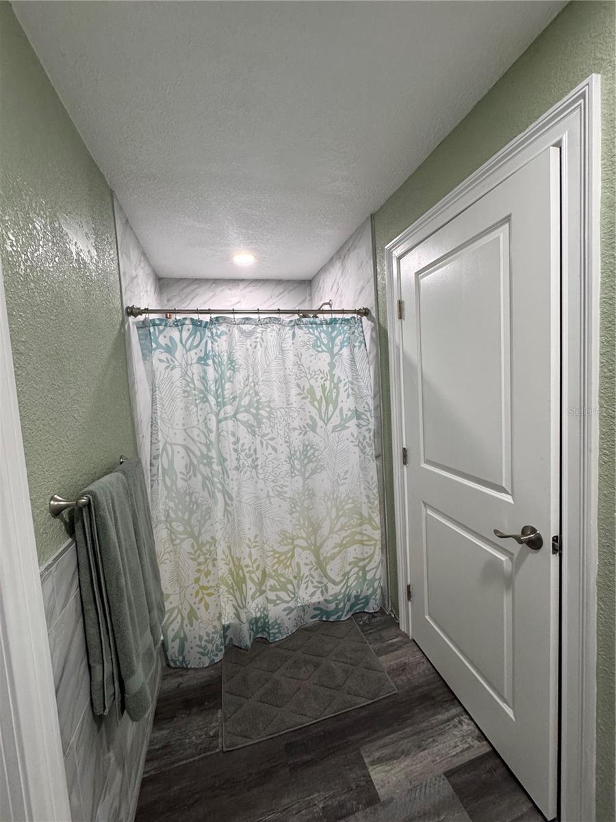 Image 4 of 24 For 11889 Walker Avenue