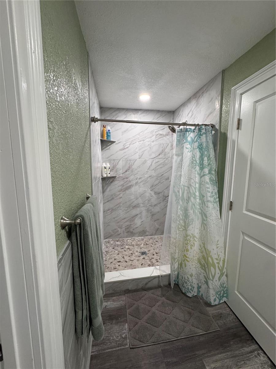 Image 5 of 24 For 11889 Walker Avenue