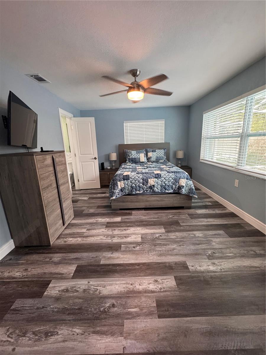 Image 7 of 24 For 11889 Walker Avenue