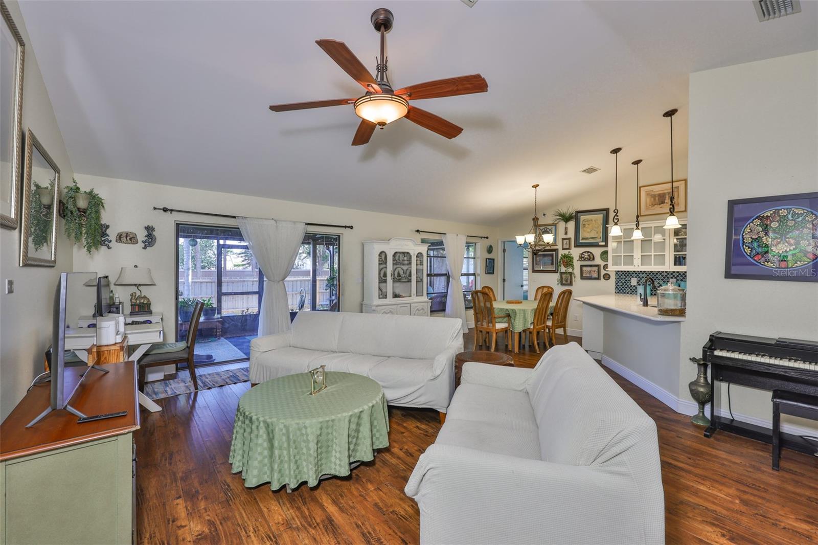 Image 5 of 17 For 22115 Laver Lane