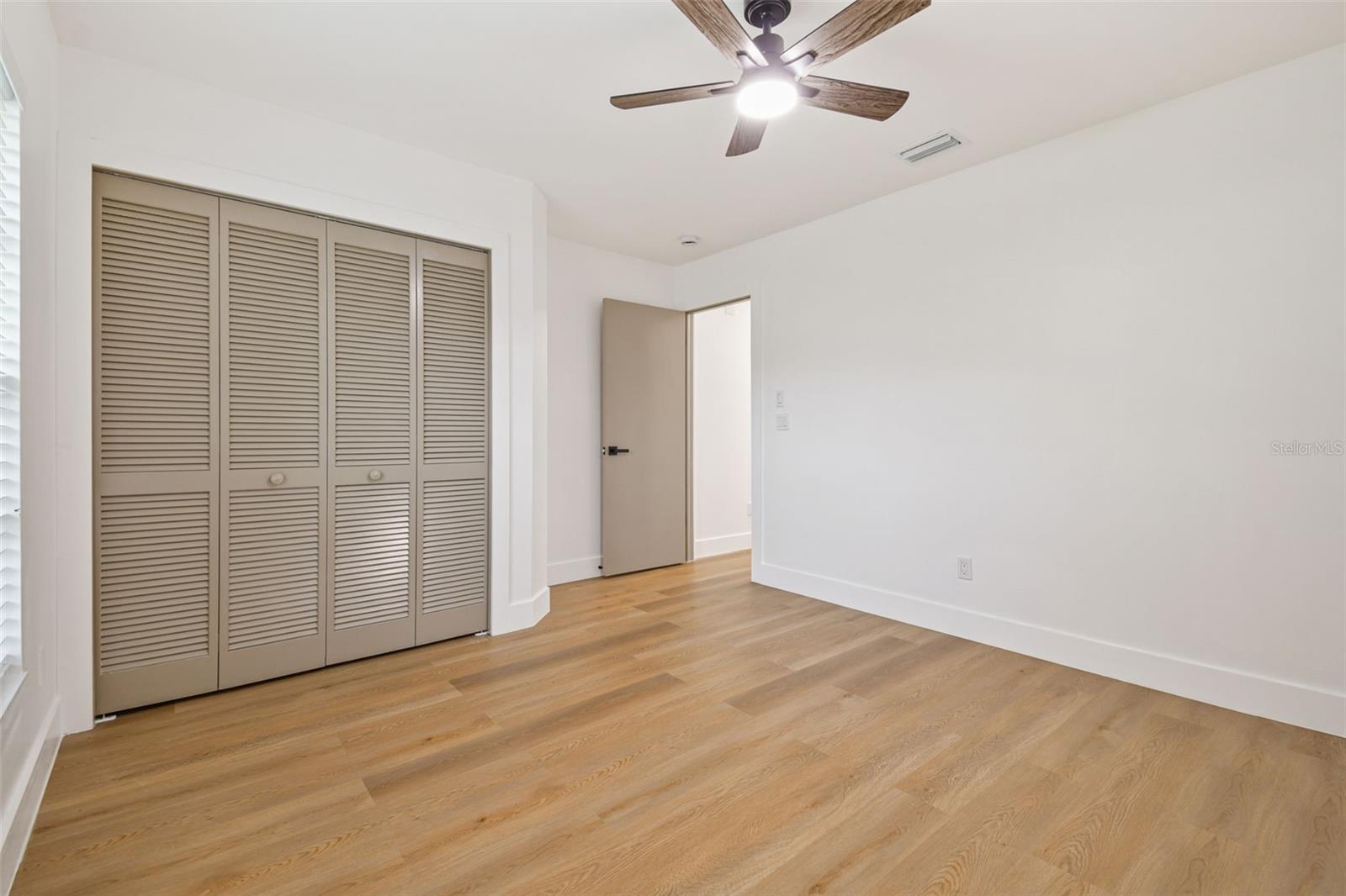 Image 38 of 71 For 3205 Pleasant Lake Drive