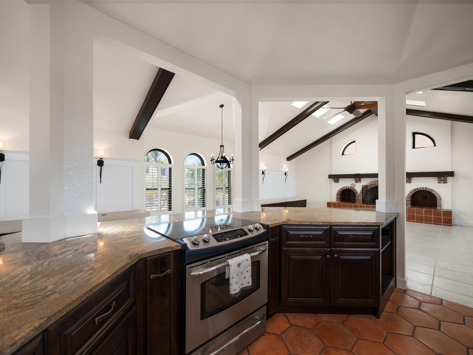 Listing photo id 8 for 191 1st Street W