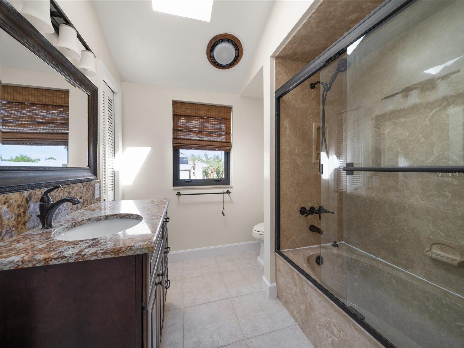 Listing photo id 15 for 191 1st Street W