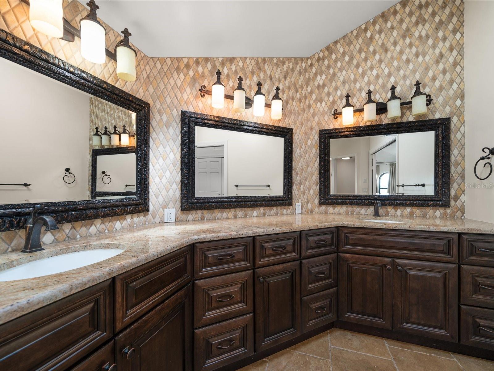 Listing photo id 17 for 191 1st Street W