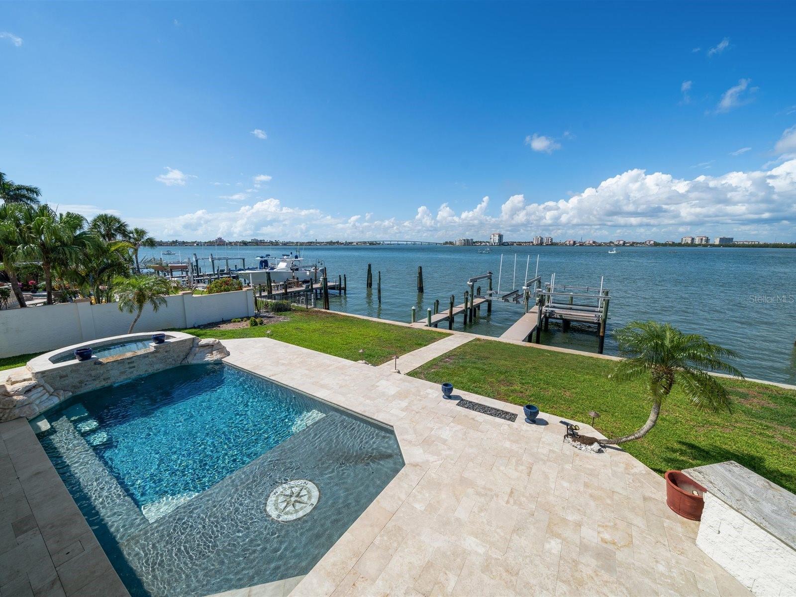 Listing photo id 32 for 191 1st Street W