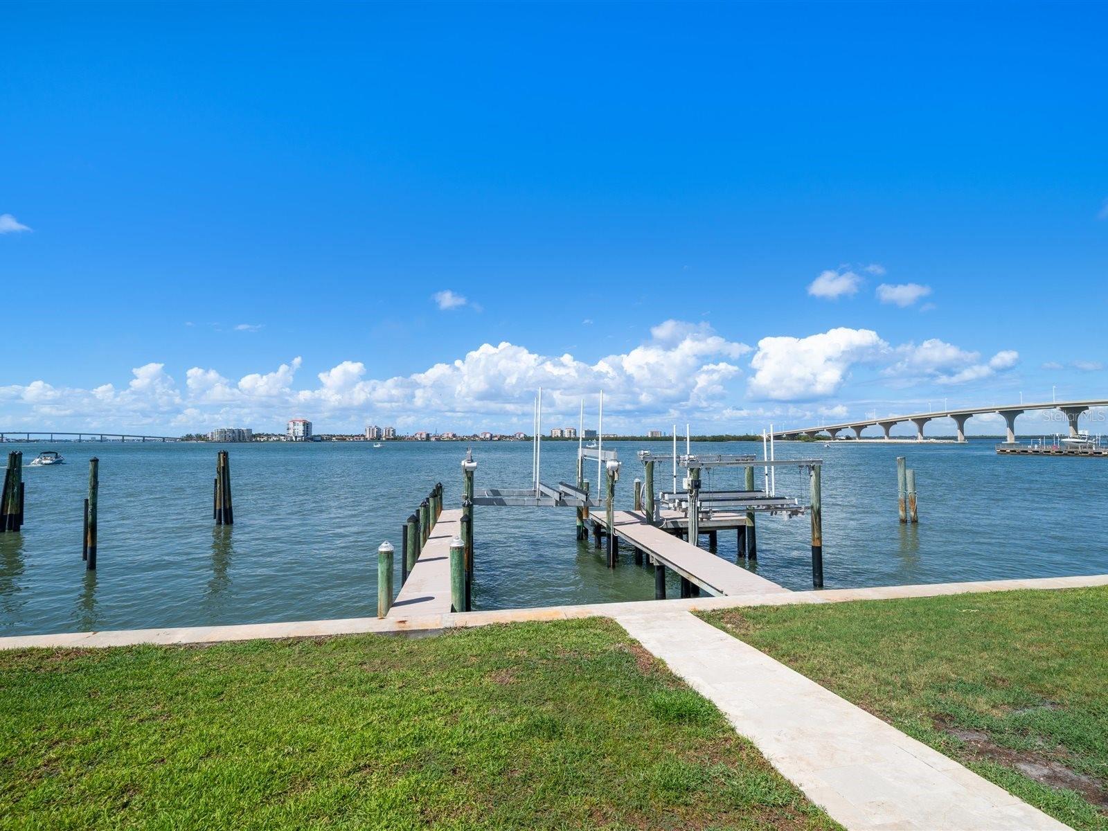 Listing photo id 37 for 191 1st Street W