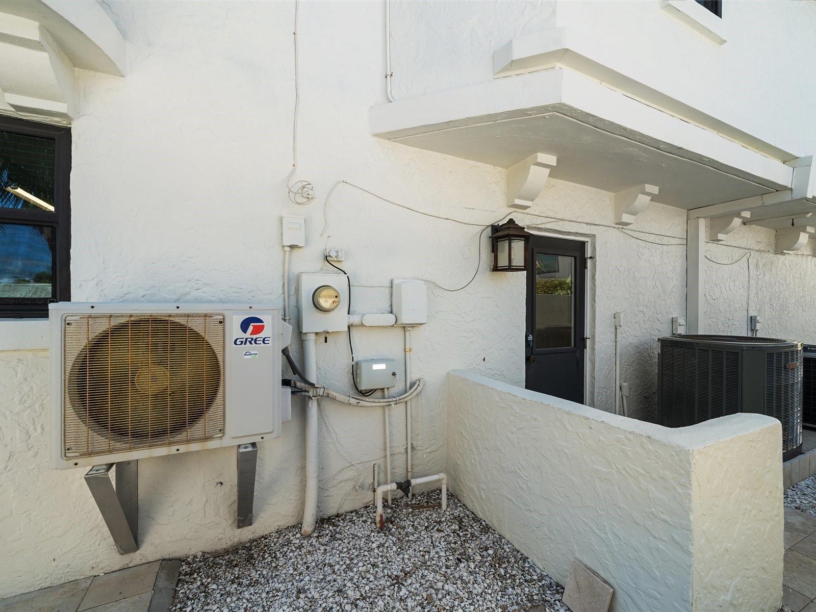 Listing photo id 39 for 191 1st Street W