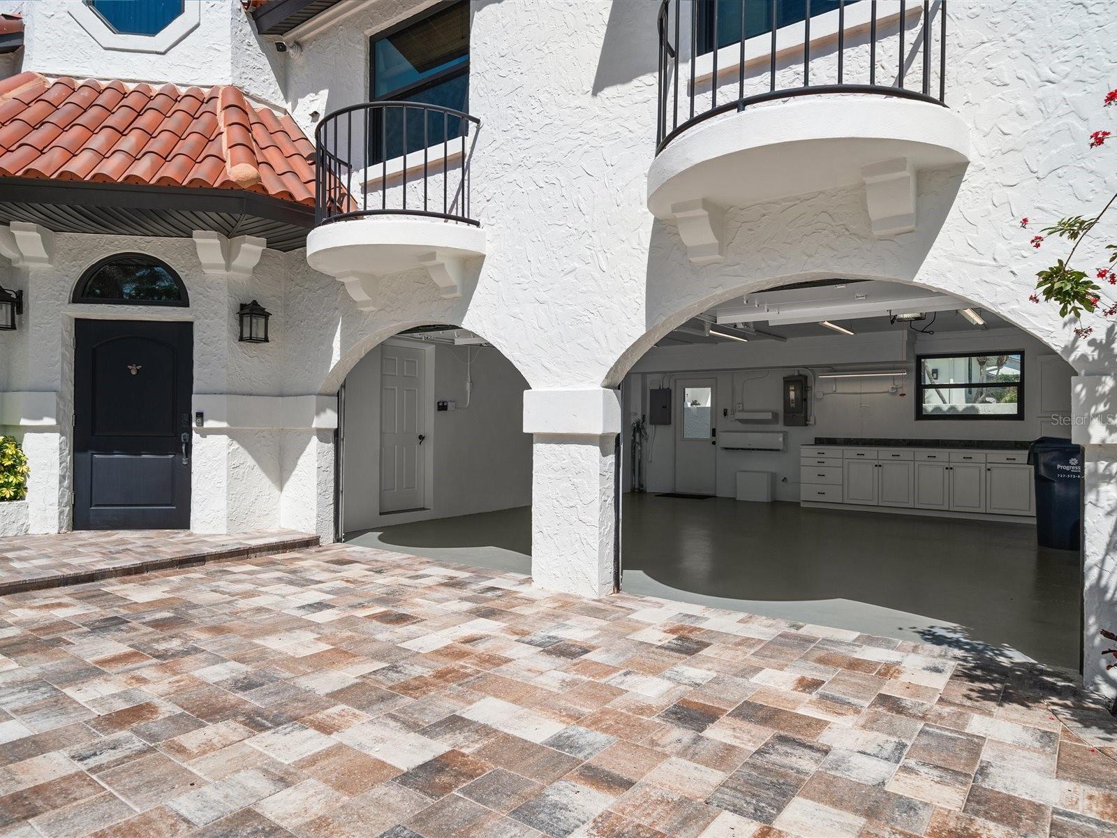 Listing photo id 43 for 191 1st Street W