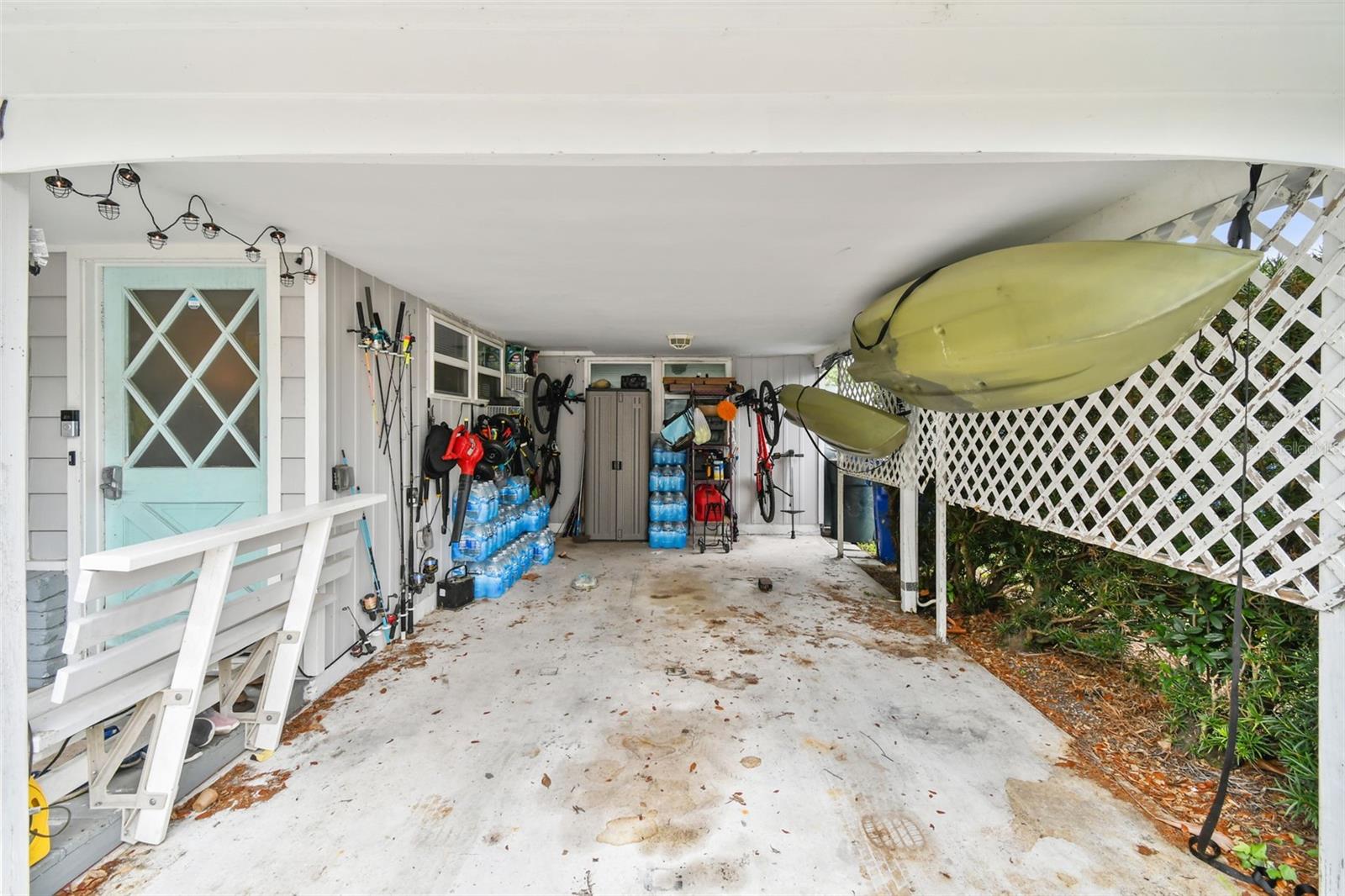 Image 15 of 79 For 361 Colonial Court