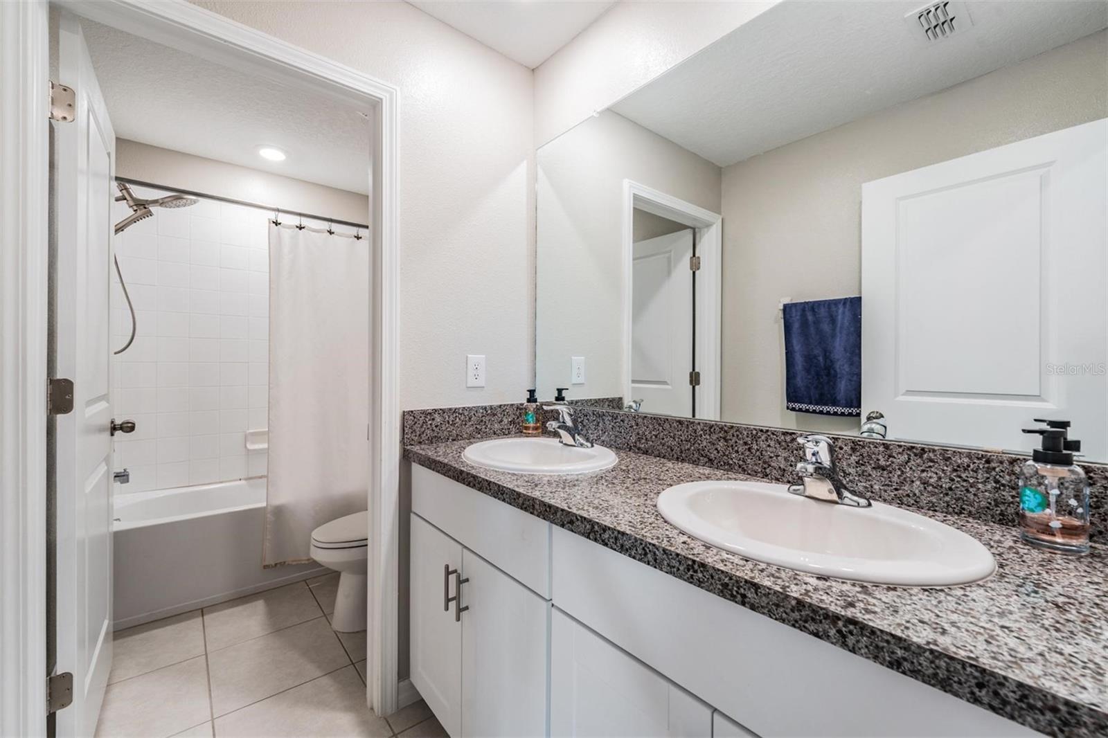 Listing photo id 24 for 5530 Appleton Shore Drive