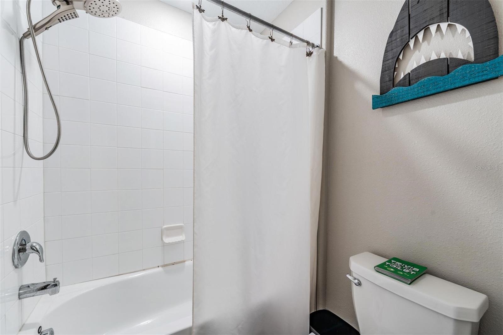 Listing photo id 25 for 5530 Appleton Shore Drive