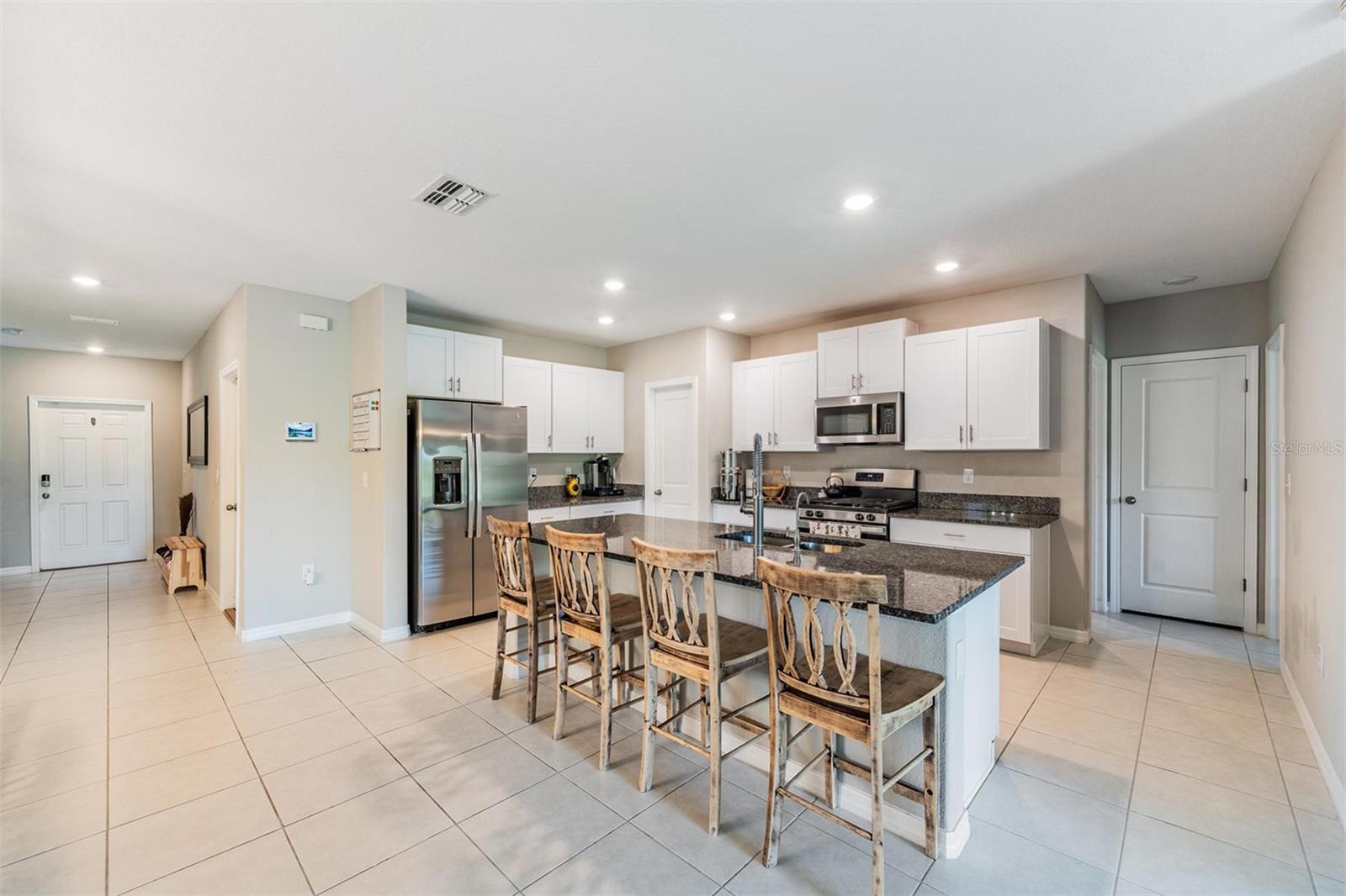 Listing photo id 7 for 5530 Appleton Shore Drive