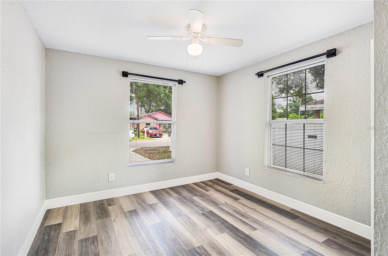 Image 13 of 21 For 3703 North Bay Street