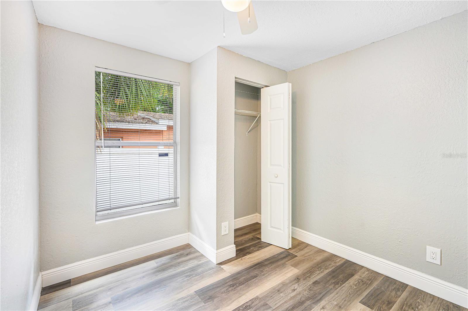 Image 16 of 21 For 3703 North Bay Street