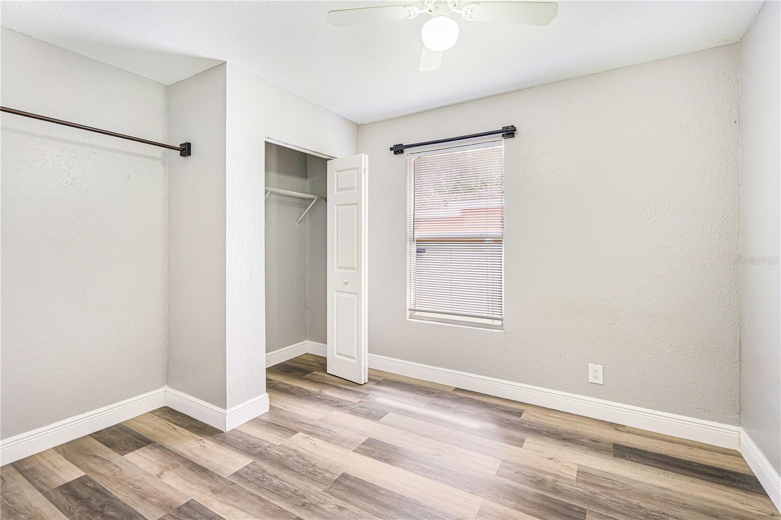 Image 17 of 21 For 3703 North Bay Street