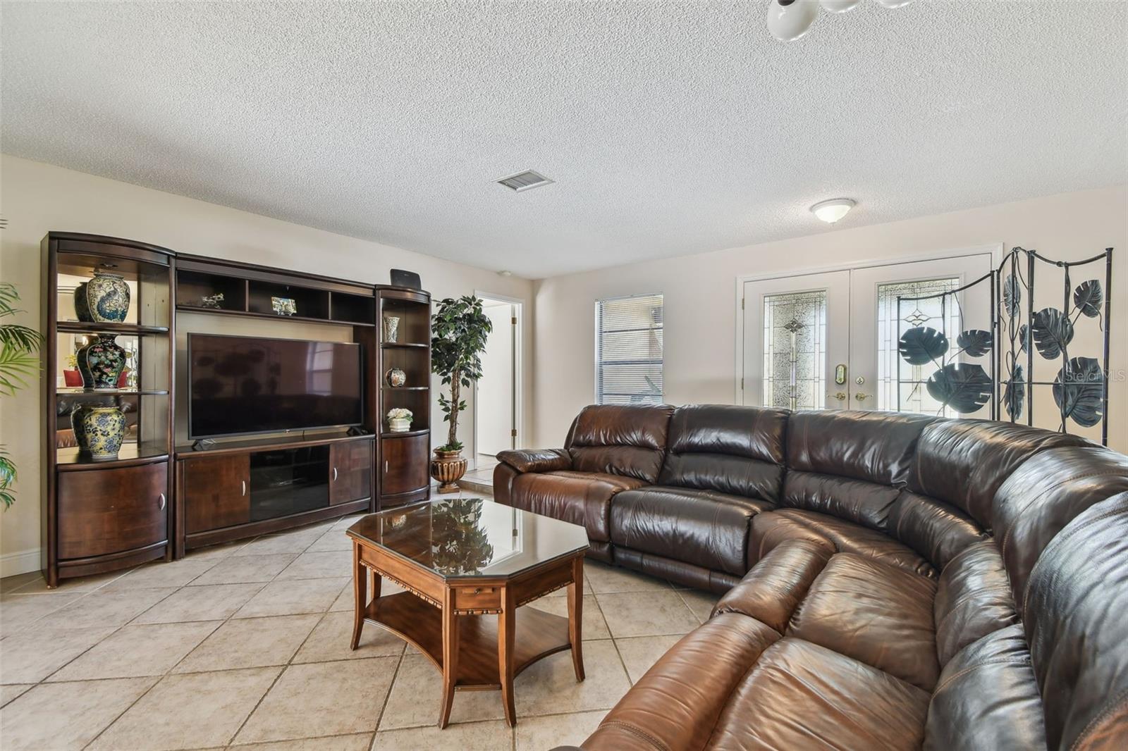 Image 10 of 71 For 854 Village Way