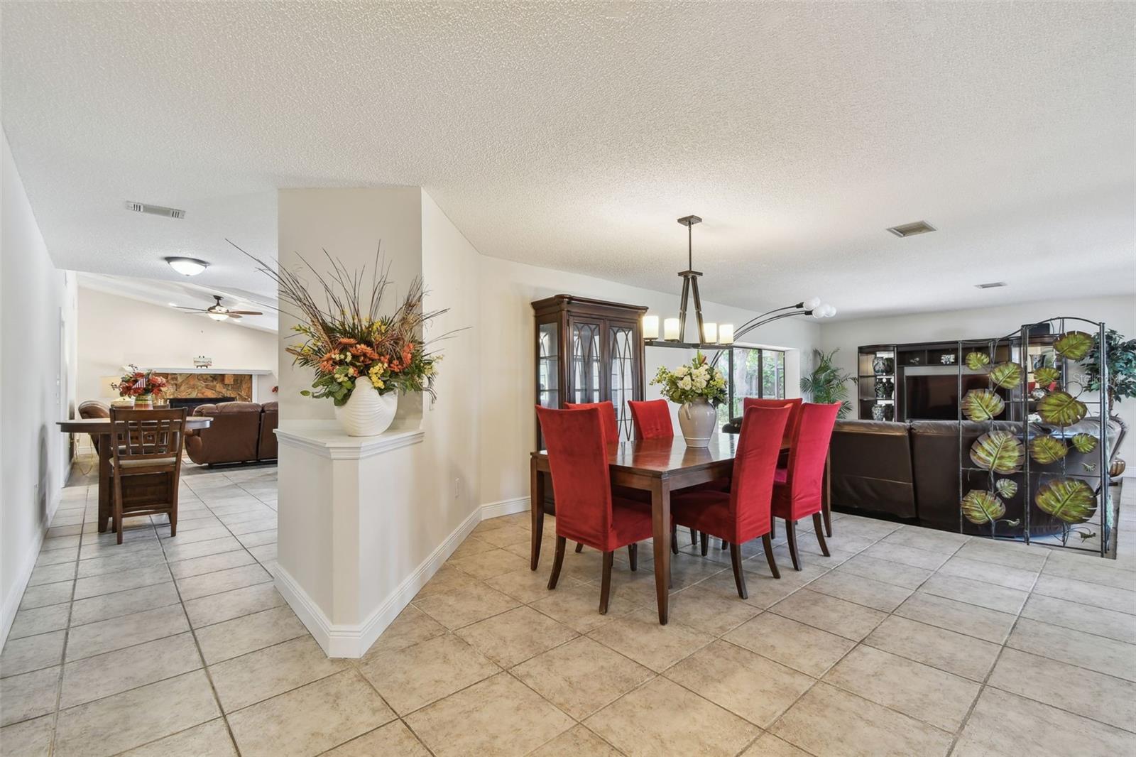 Image 13 of 71 For 854 Village Way