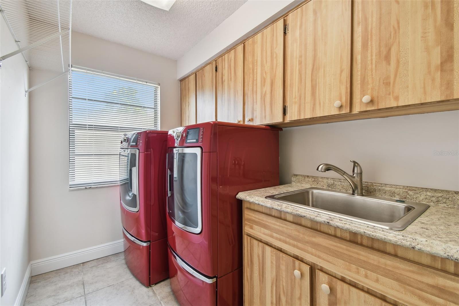 Image 15 of 71 For 854 Village Way