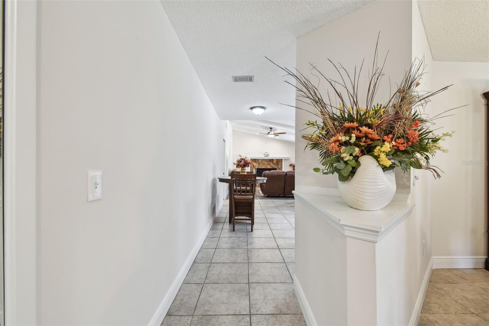 Image 16 of 71 For 854 Village Way