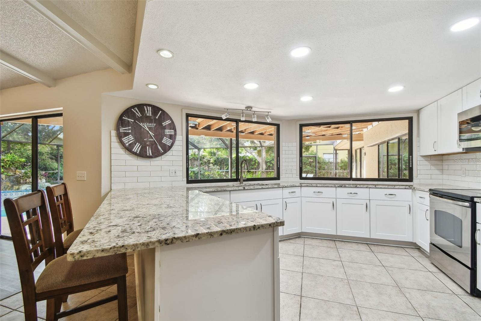 Image 22 of 71 For 854 Village Way