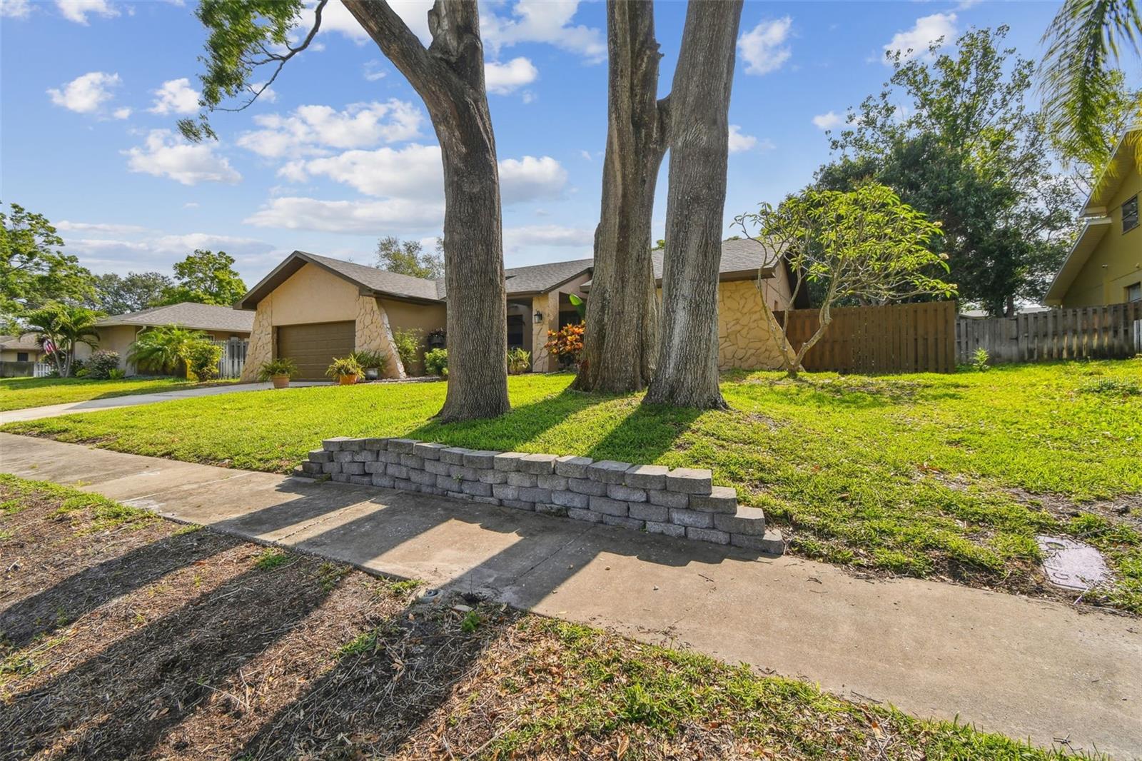 Image 3 of 71 For 854 Village Way