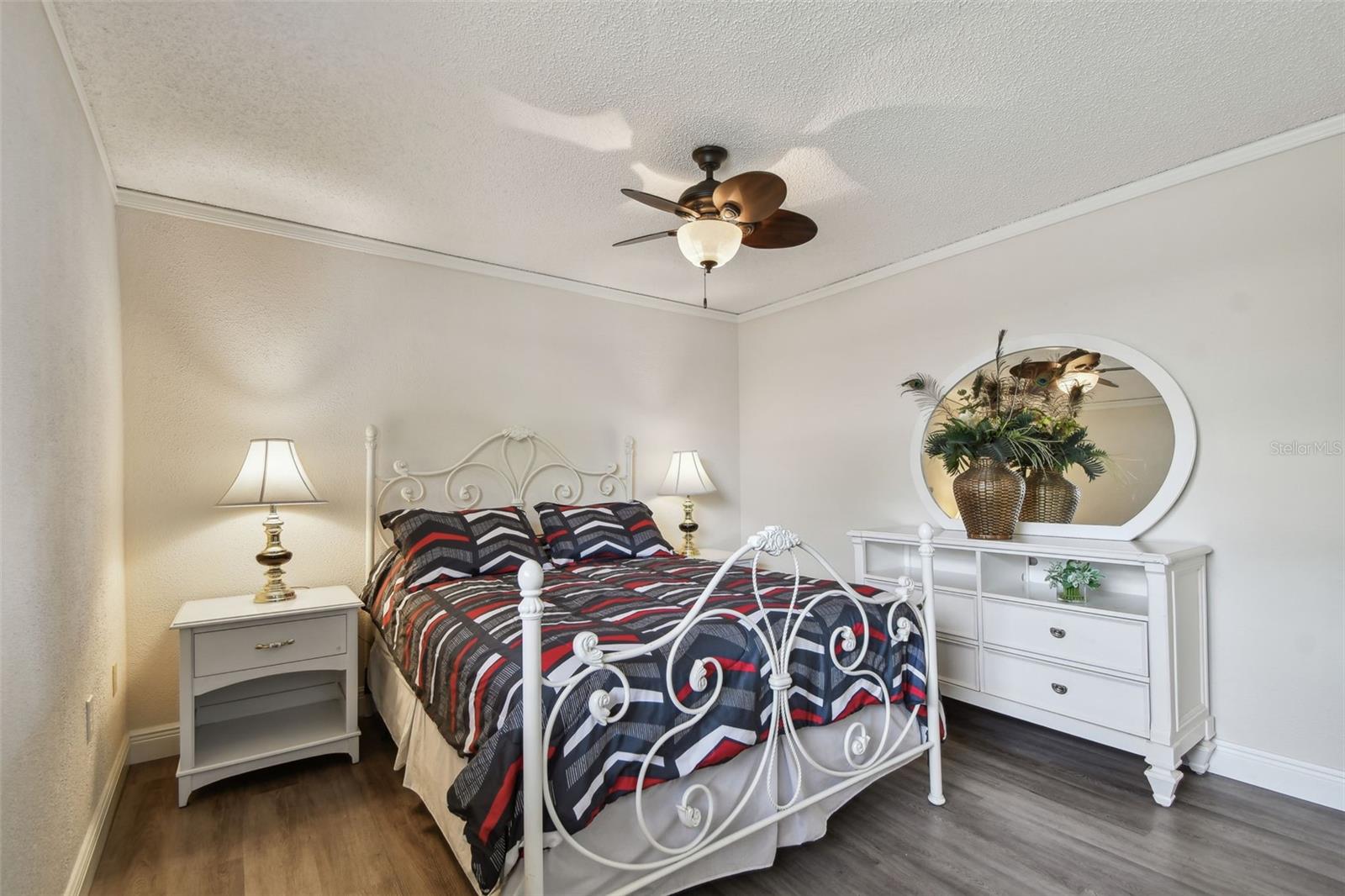 Image 30 of 71 For 854 Village Way