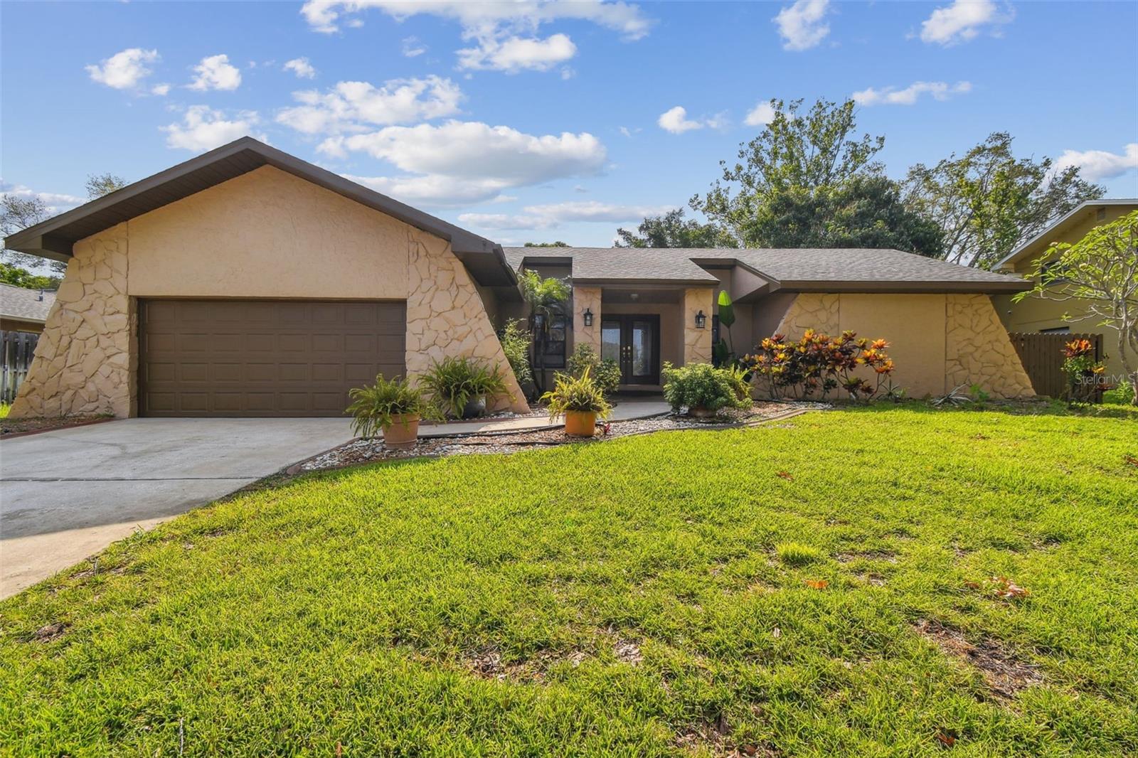 Image 4 of 71 For 854 Village Way