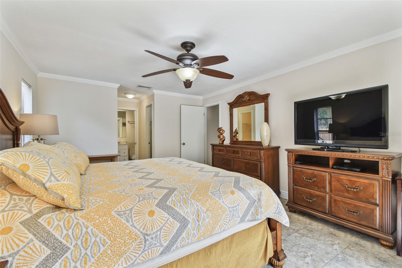 Image 40 of 71 For 854 Village Way