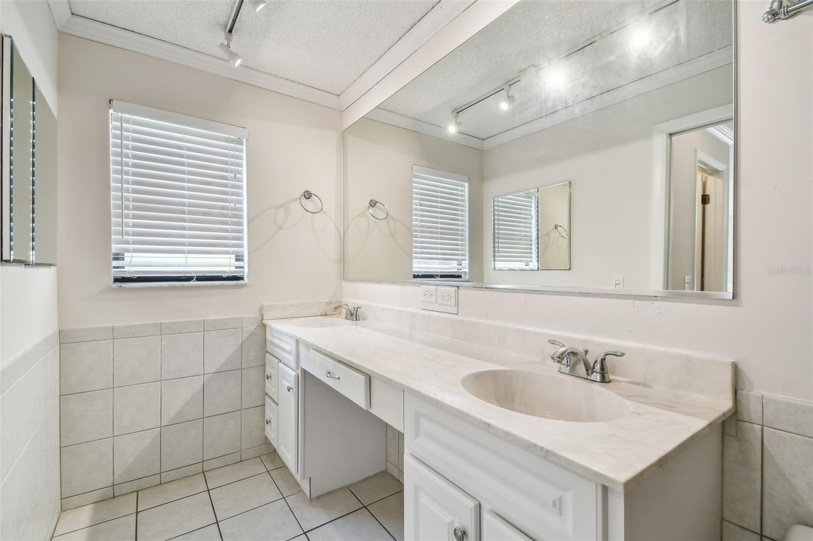 Image 41 of 71 For 854 Village Way