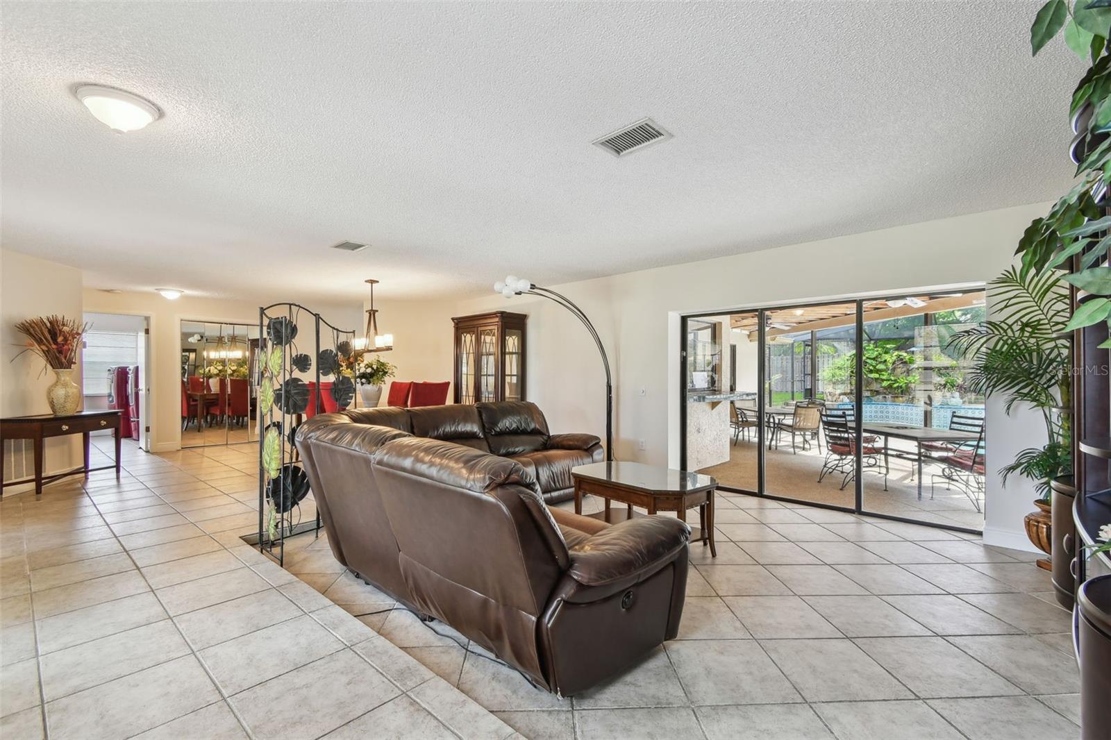 Image 8 of 71 For 854 Village Way
