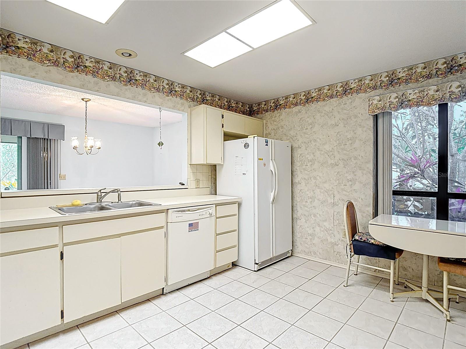 Image 10 of 60 For 120 Colony South Drive