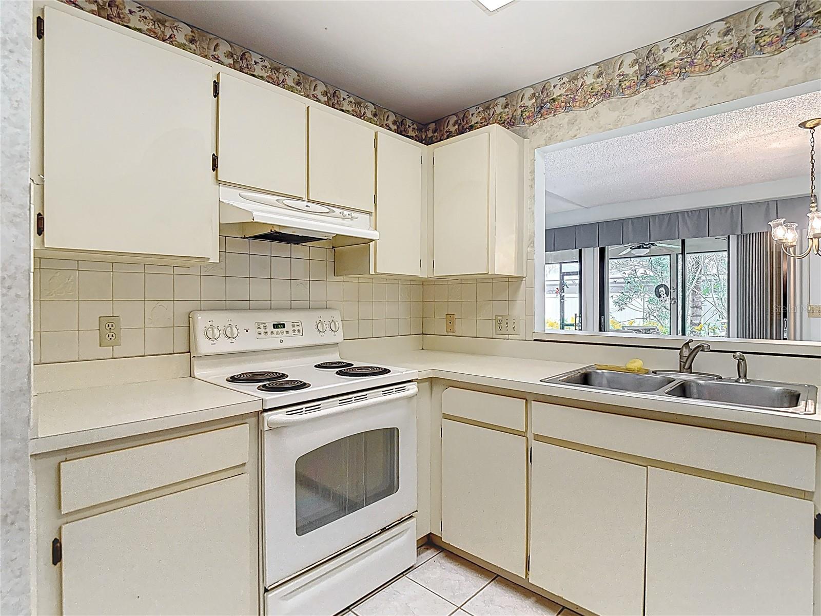 Image 12 of 60 For 120 Colony South Drive
