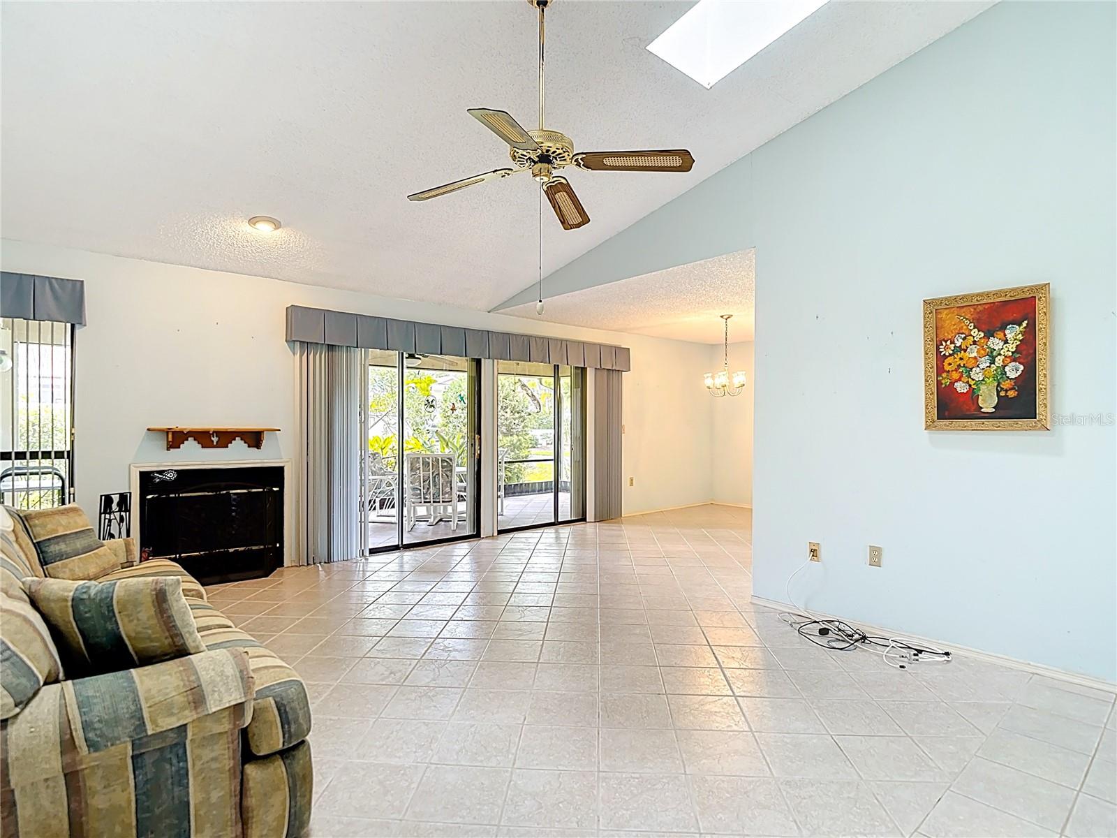 Image 15 of 60 For 120 Colony South Drive