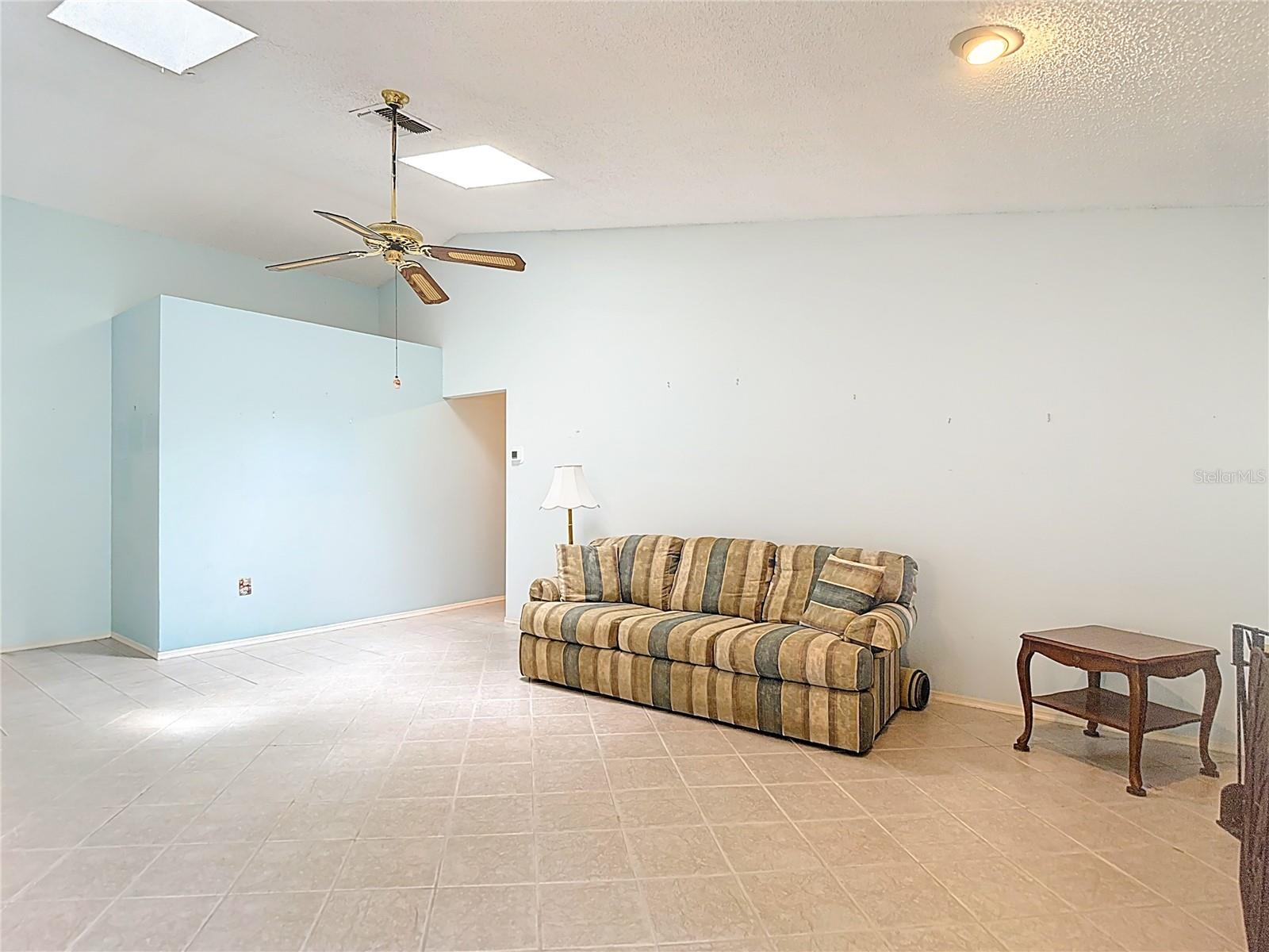 Image 17 of 60 For 120 Colony South Drive